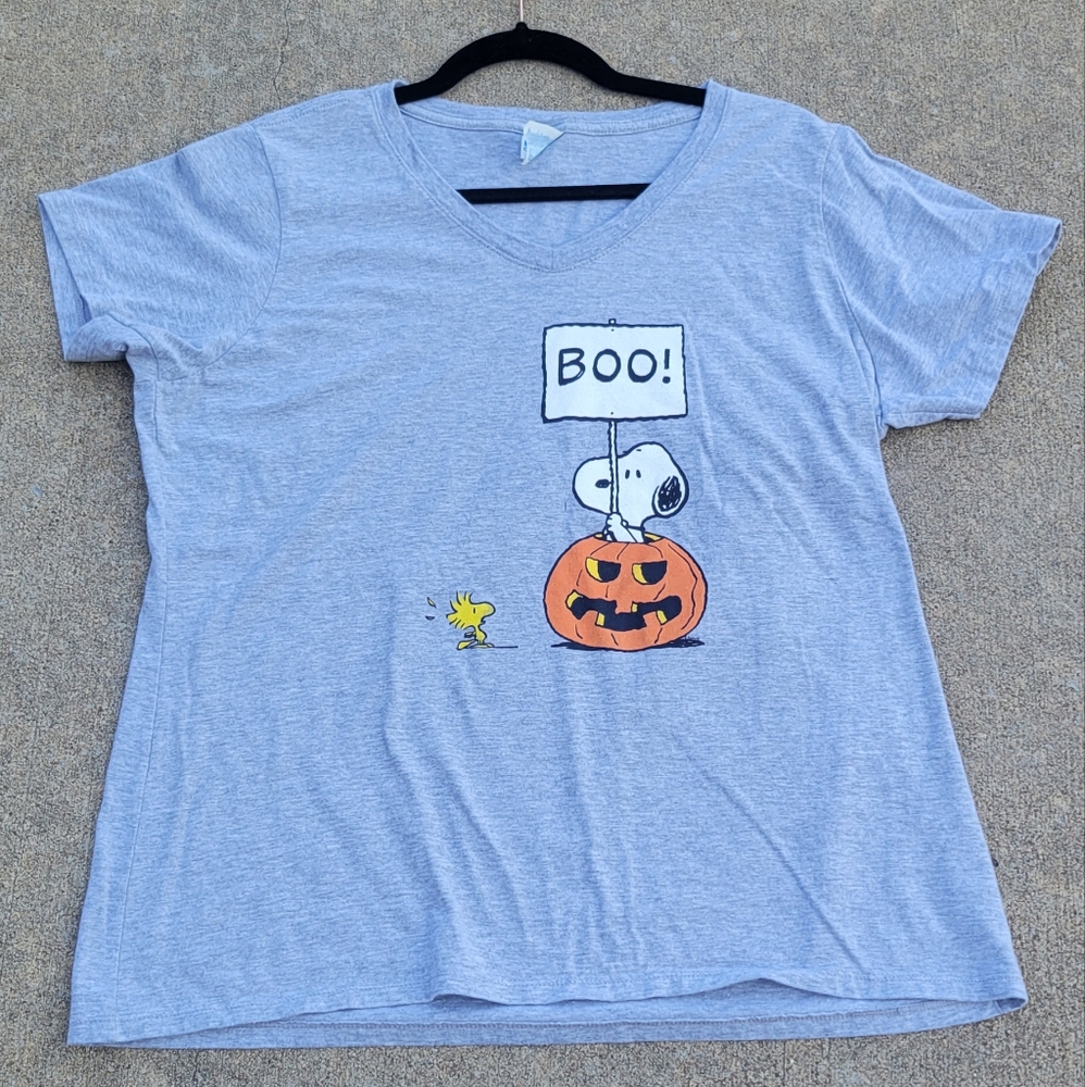 Peanuts Snoopy Halloween V-neck T-shirt-Light Gray- Cotton Blend- Women …